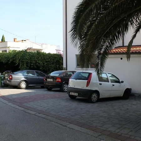 With A Parking Space - 6729 *