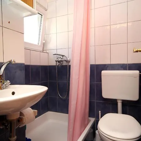 Apartment With A Parking Space - 6729 Makarska